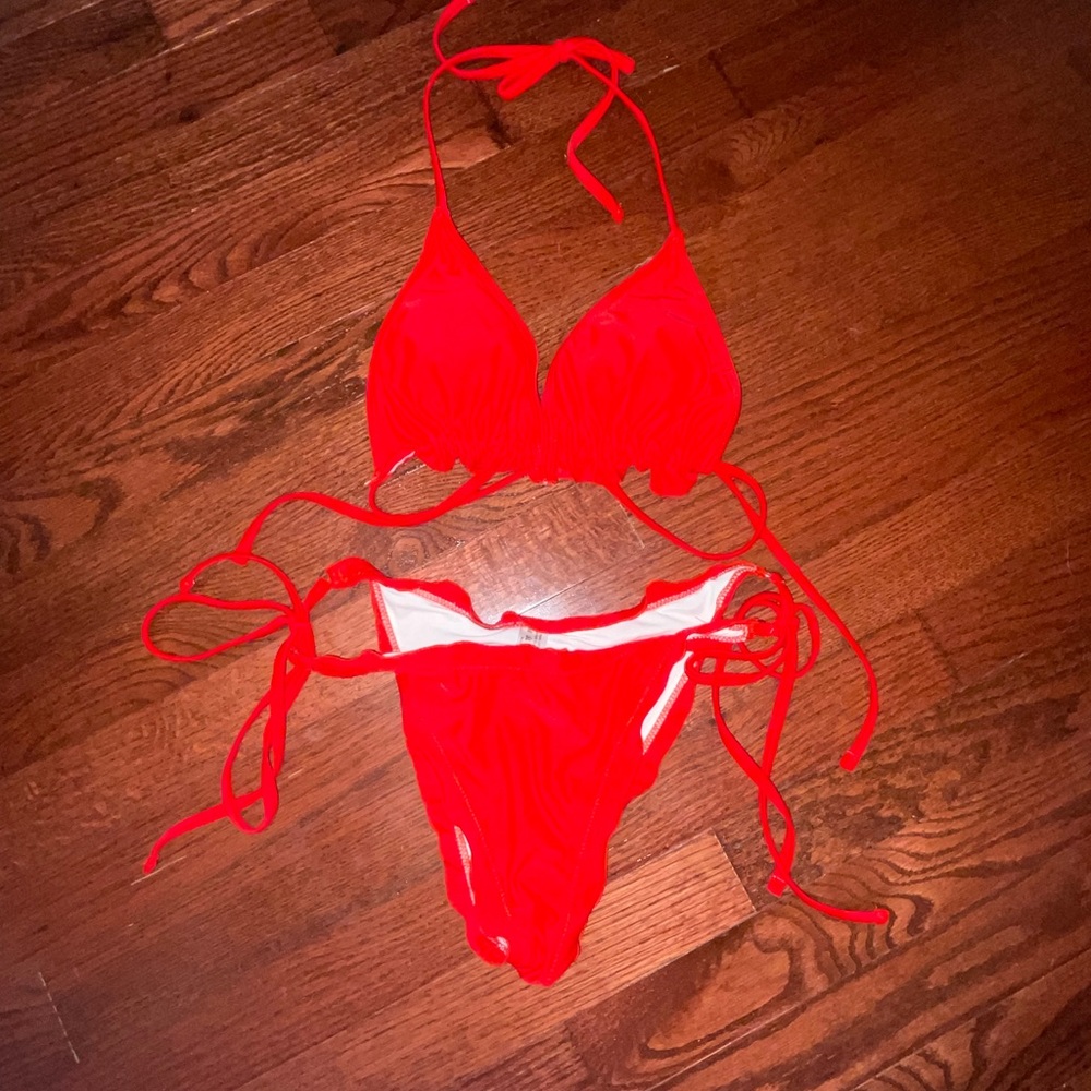 Red string bikini